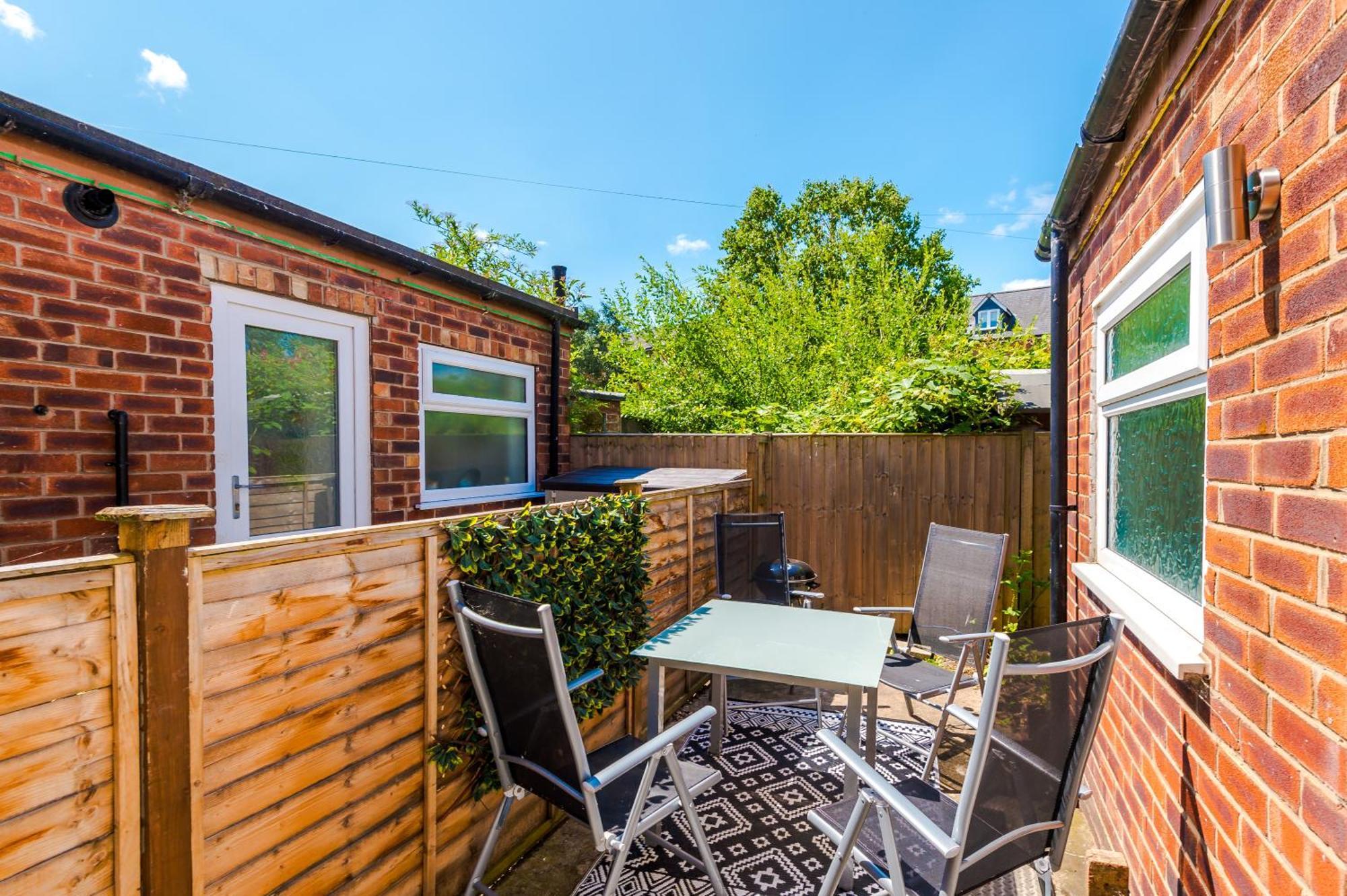Spacious 3-Bed Home In Nantwich By 53 Degrees Property - Amazing Location, Ideal For Groups - Sleeps 6 Exterior foto